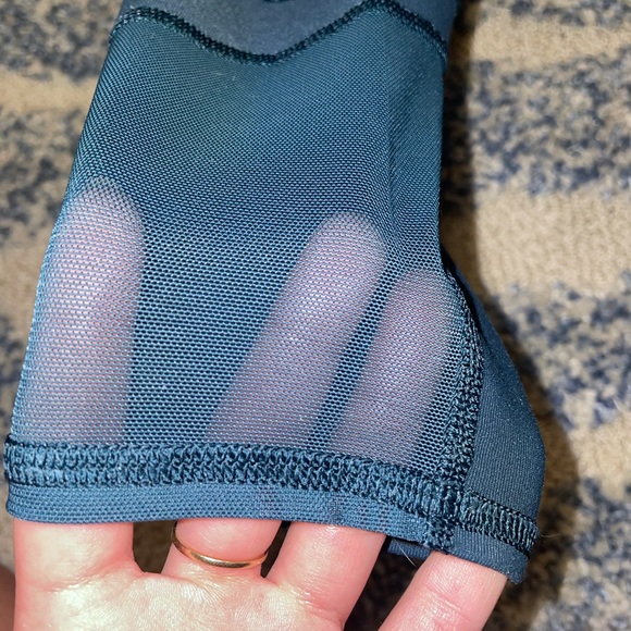 Lululemon Wunder Under Teal Mesh Front Leggings ✨✨ - Picture 5 of 6